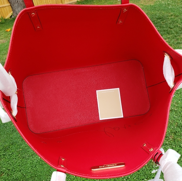 Michael Kors Jet Set Drawstring LG "LOVE" Tote SET - Picture 4 of 9